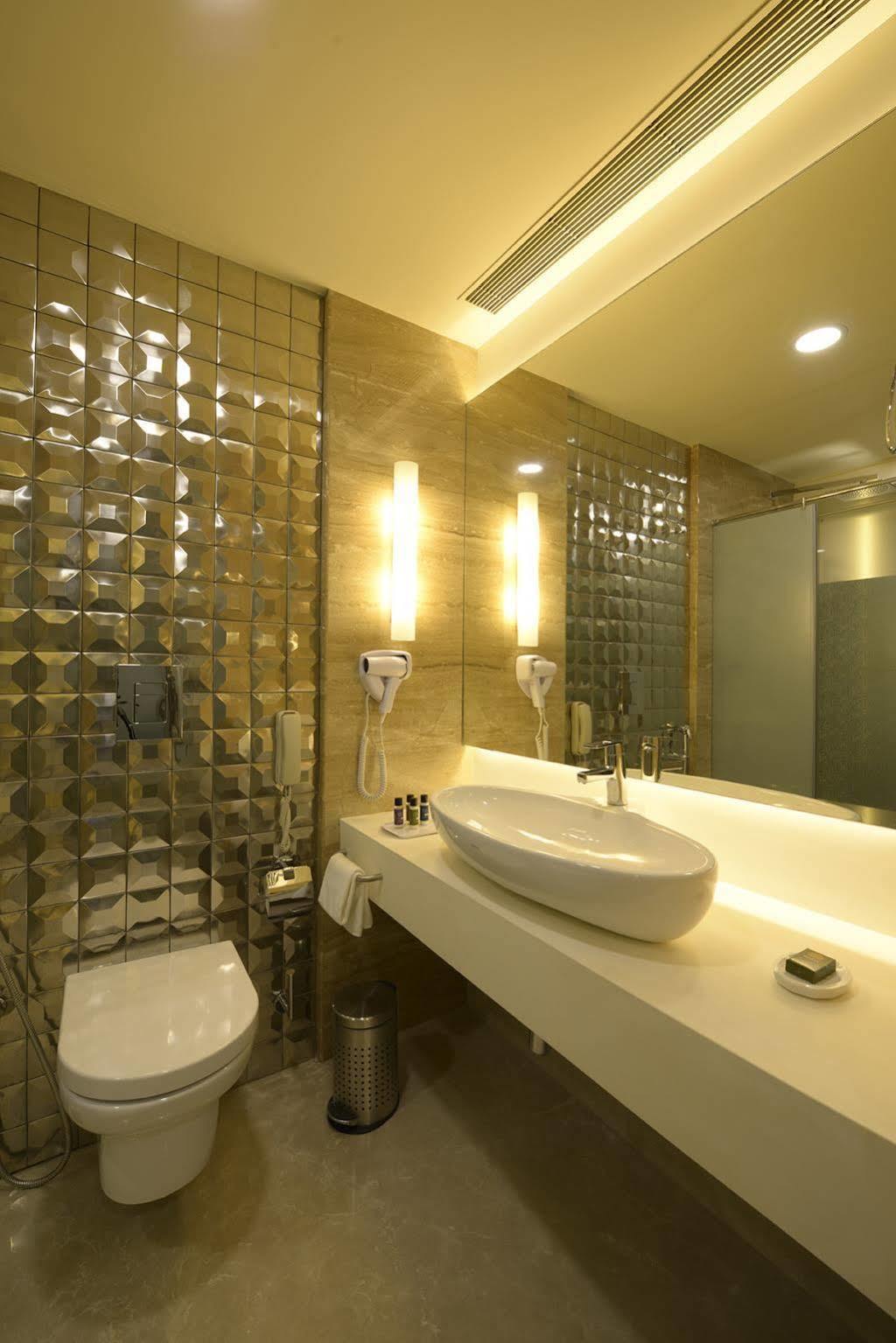 Genesis Hotel Near Mumbai Airport Exterior photo